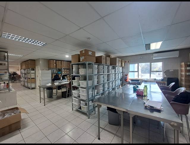 750M² OFFICE FOR SALE IN BRAMLEY